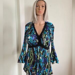 Multicolor Pattern V-Neck Top Flared Long Sleeves Size Large